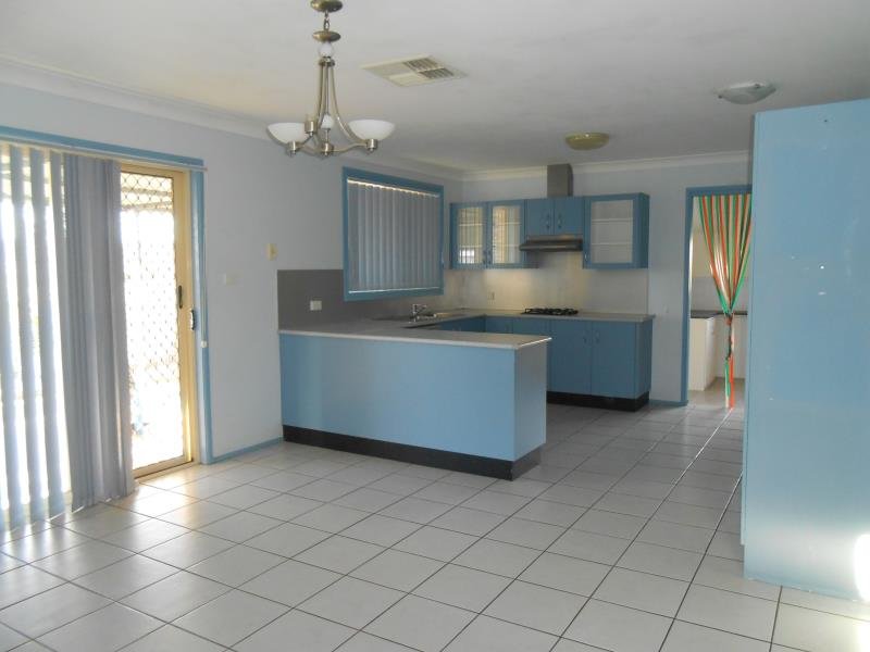 39 Warburton Drive TAMWORTH 2