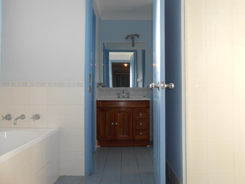 39 Warburton Drive TAMWORTH 7