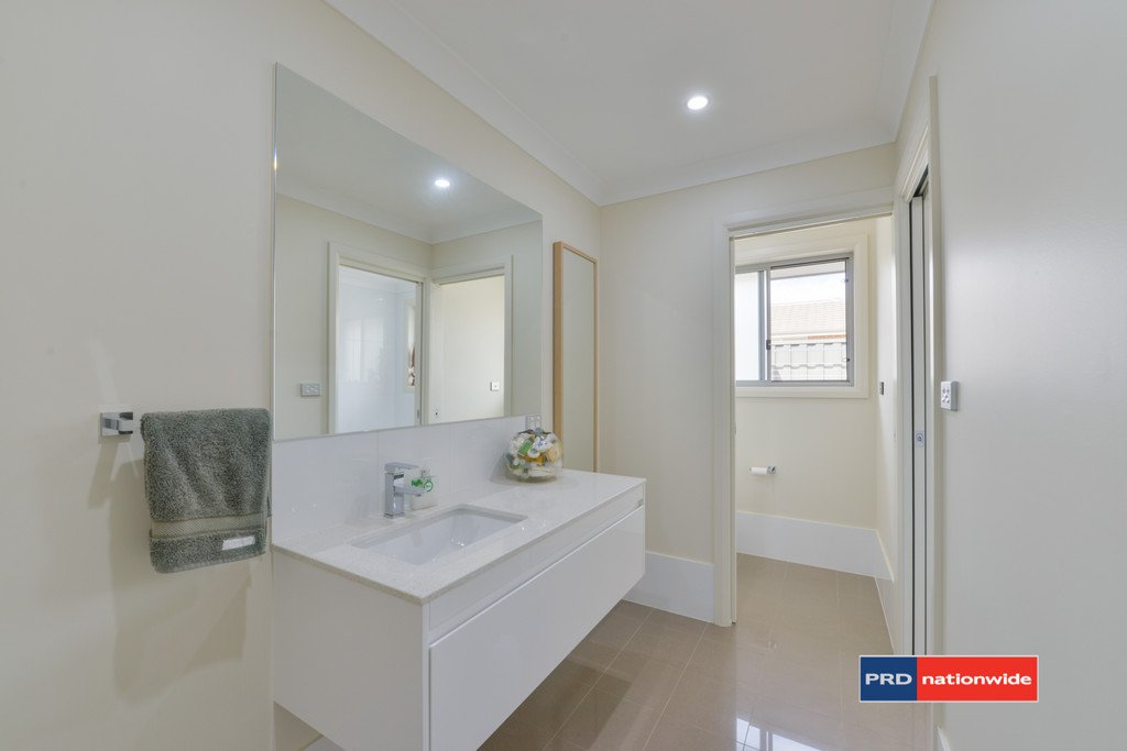 39 Warrah Drive TAMWORTH 9