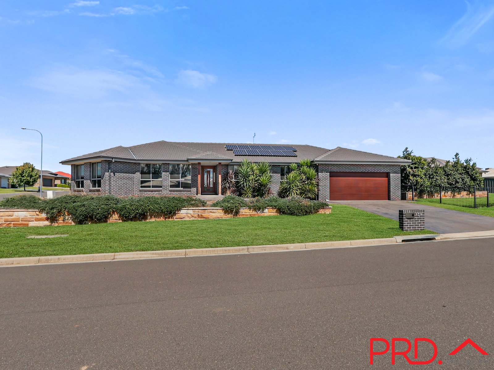 39 Warrah Drive TAMWORTH 2