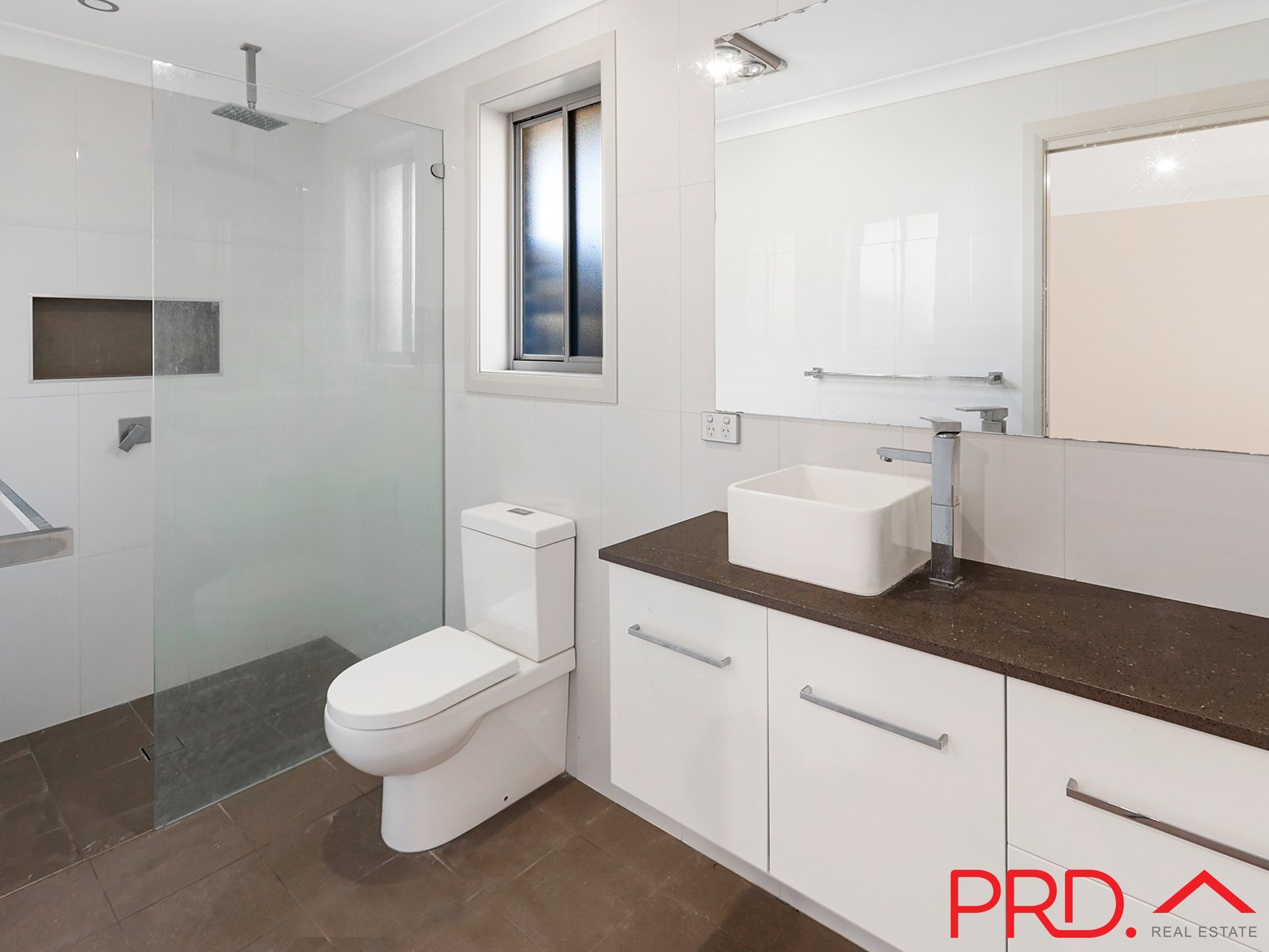 39 Warrah Drive TAMWORTH 9