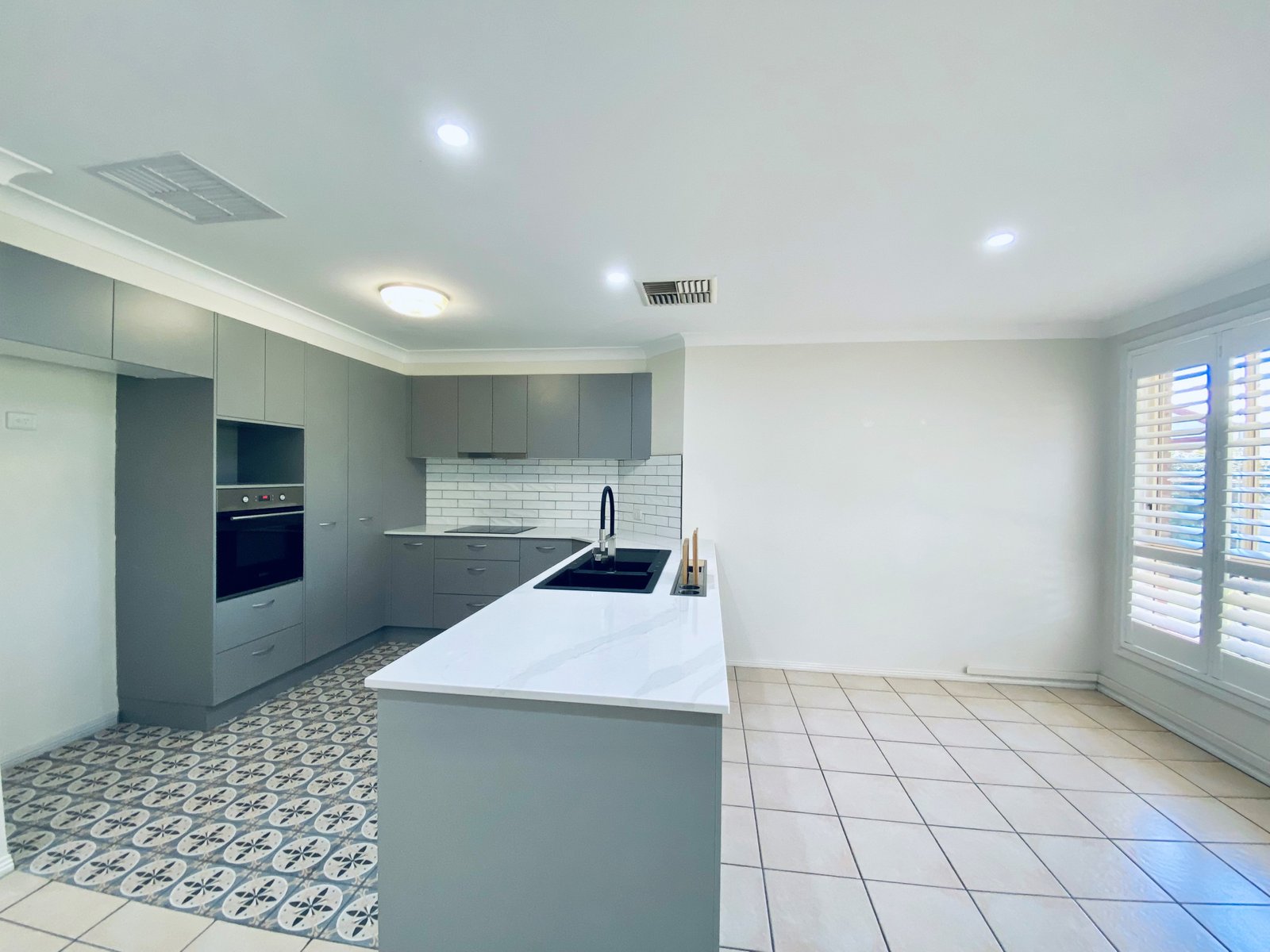 39 Warwick Road TAMWORTH 4