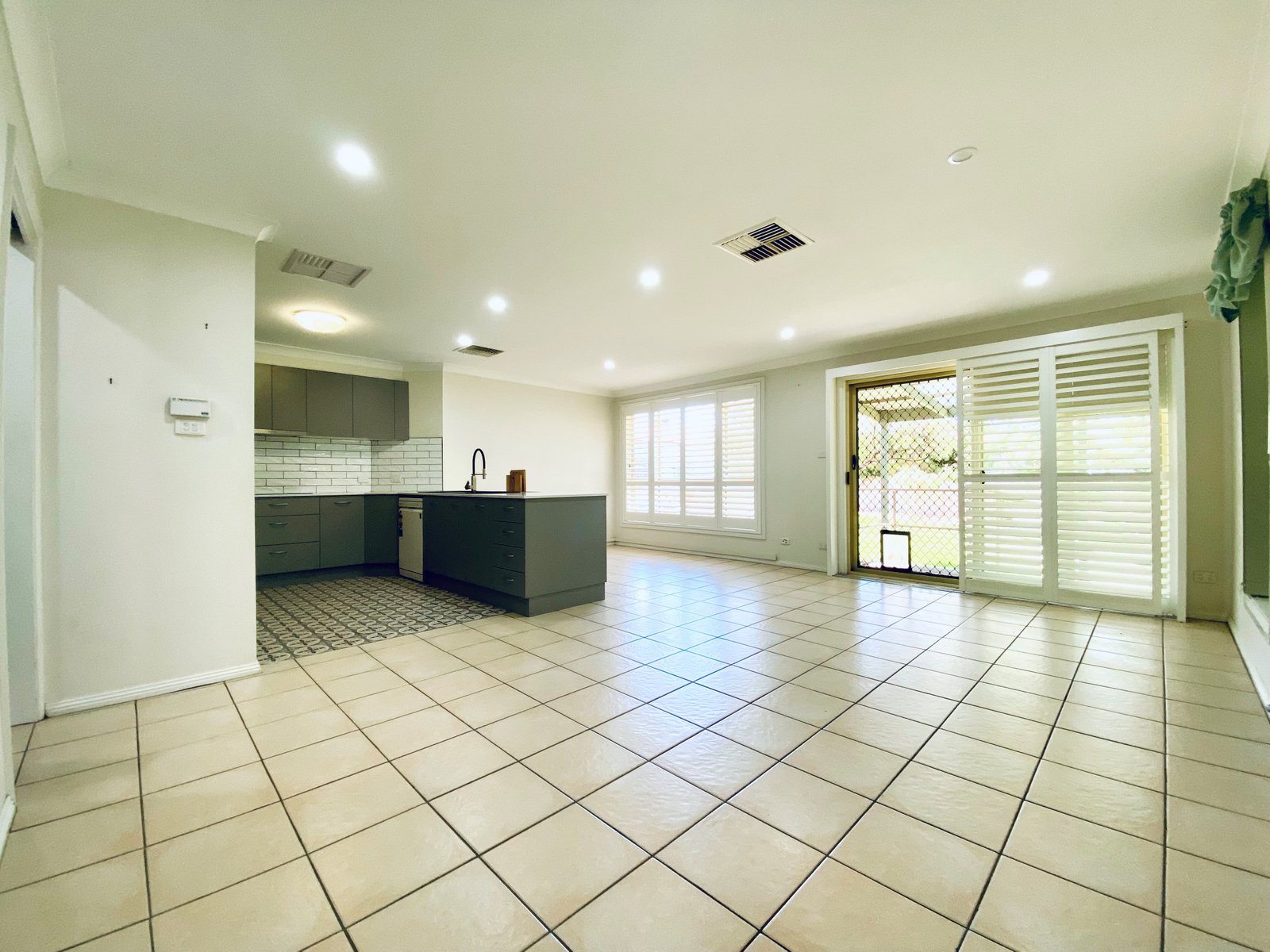 39 Warwick Road TAMWORTH 3