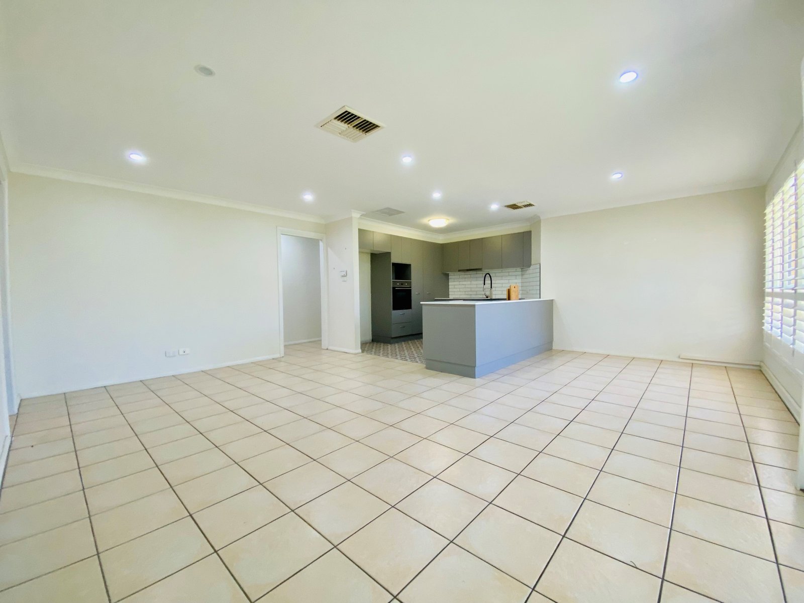 39 Warwick Road TAMWORTH 4