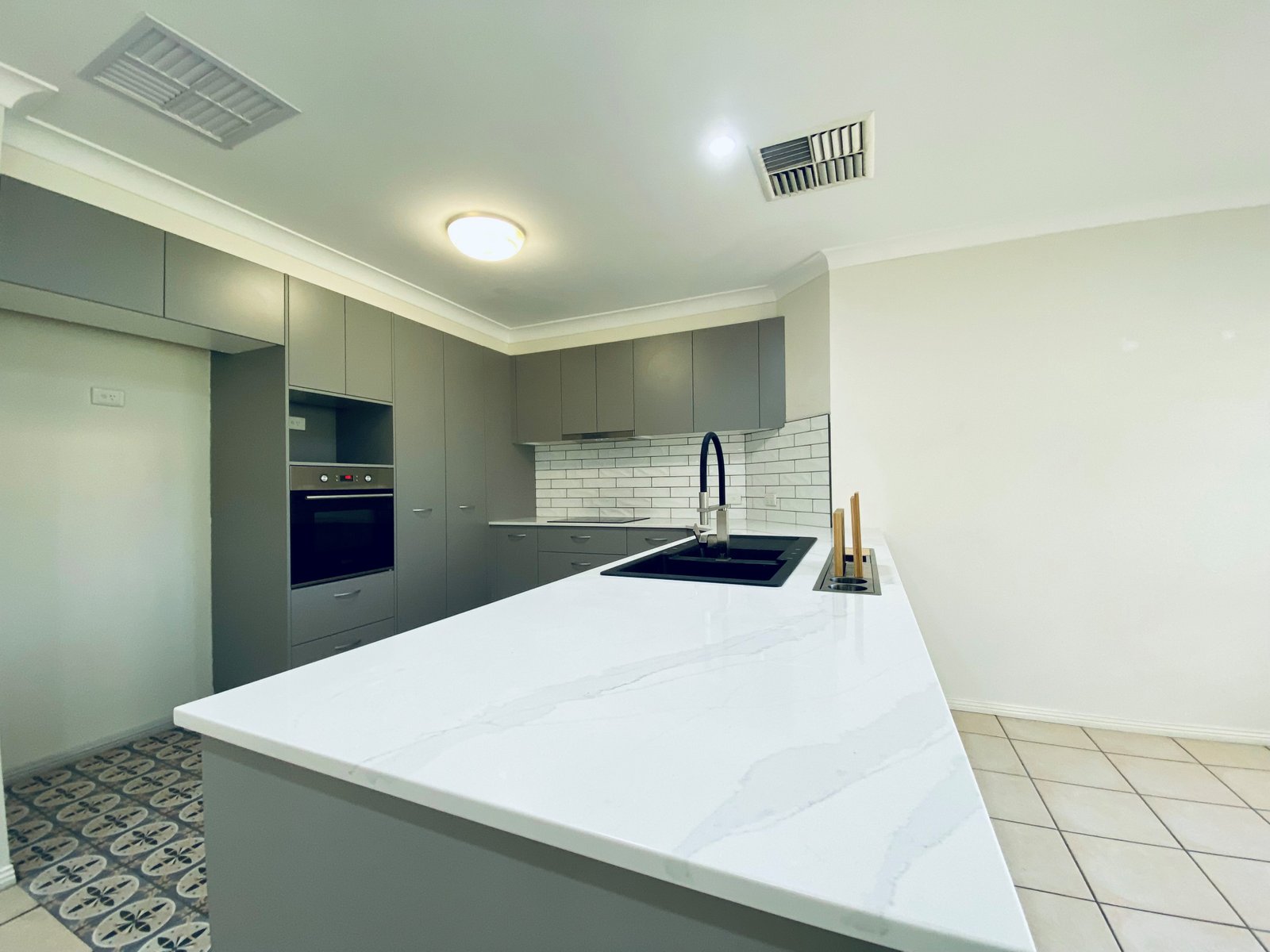 39 Warwick Road TAMWORTH 6