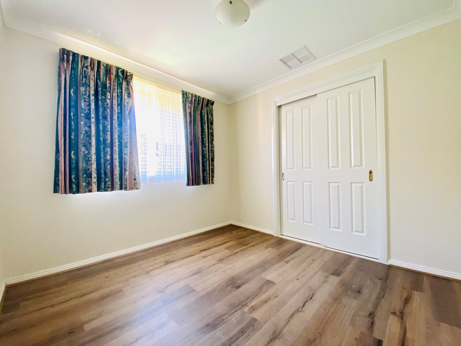 39 Warwick Road TAMWORTH 10