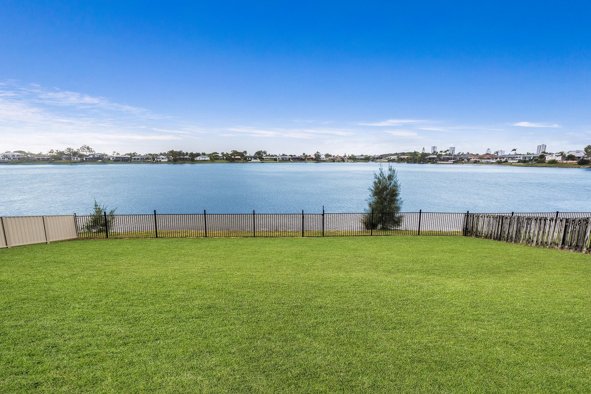 39 Wedgebill Parade Burleigh Waters 15