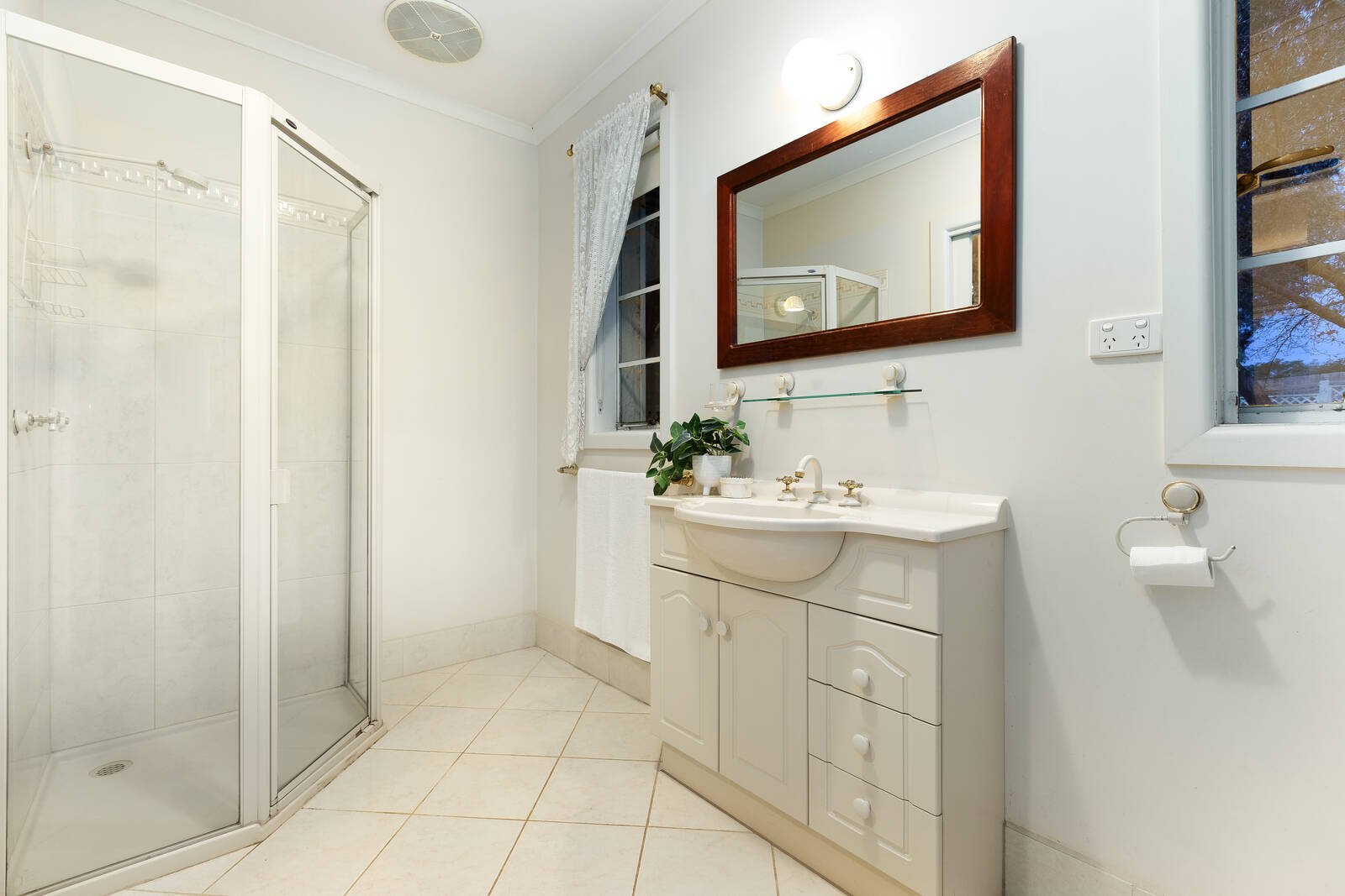 Real Estate and Property in 39 Williams Road, Blackburn, VIC