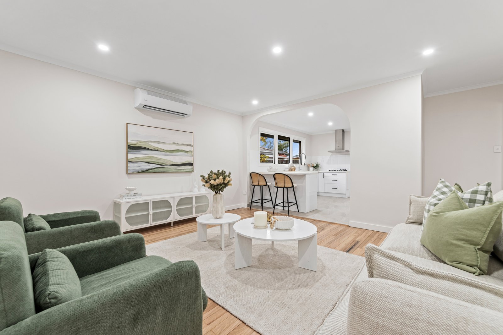 Gallery: 39 Woomera Avenue