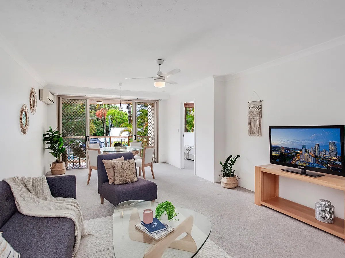 39/15 Santa Monica Road MIAMI 3