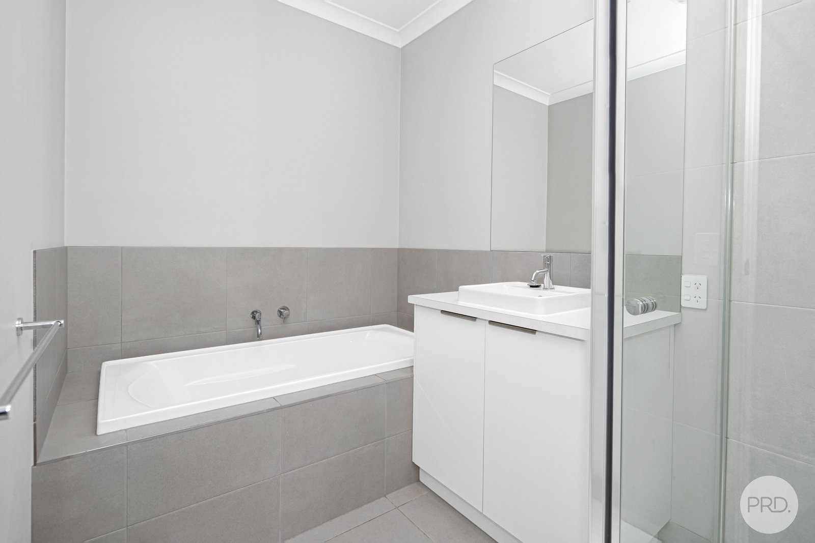 3/916 Geelong Road CANADIAN 9