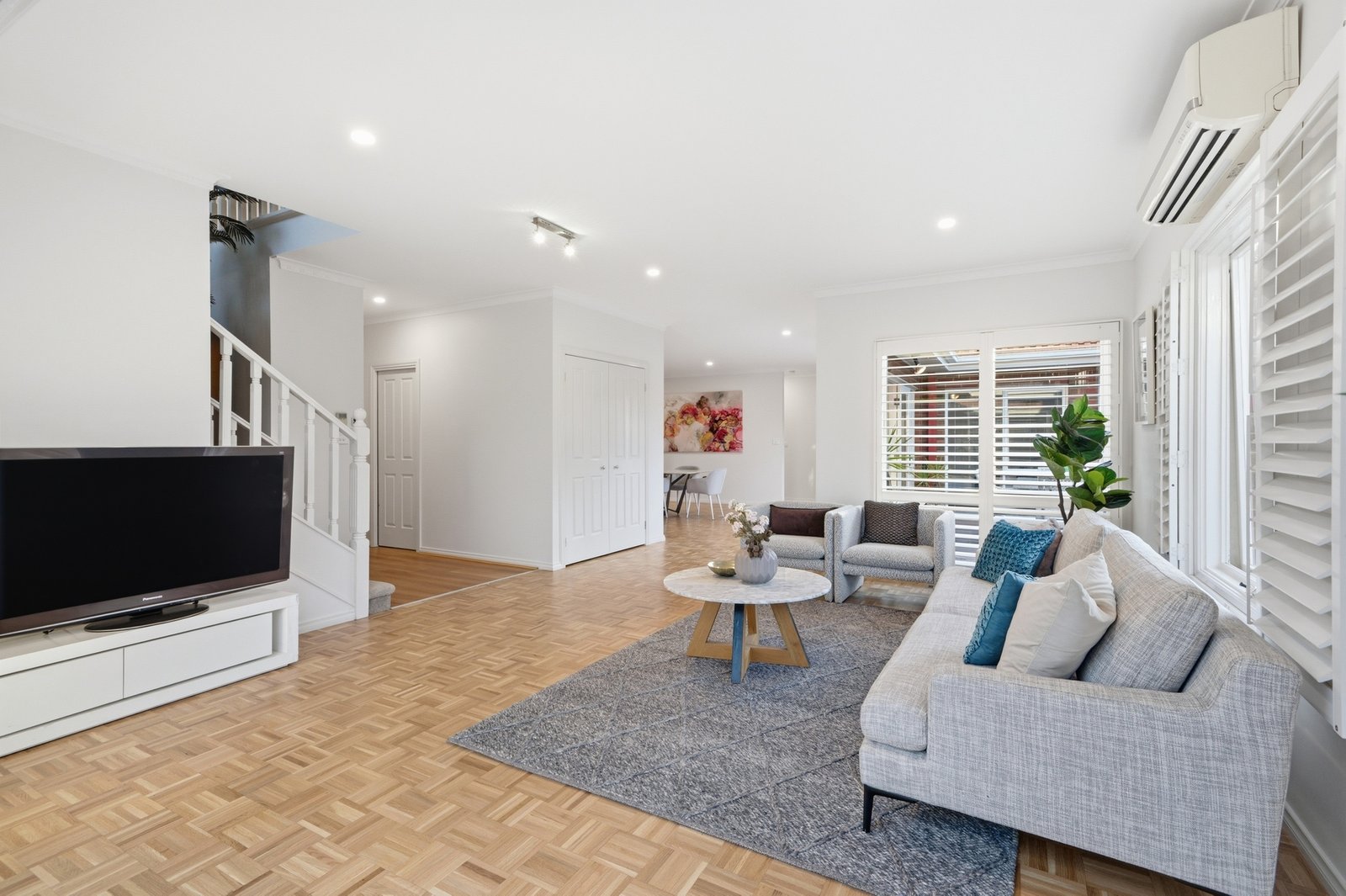 Gallery: 391B North Road