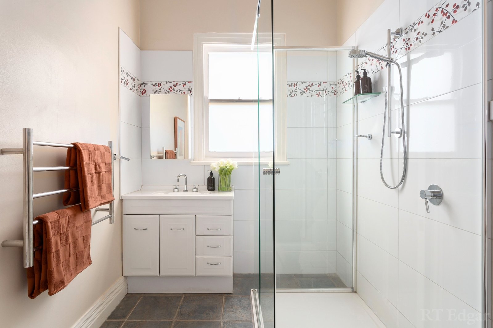 Real Estate and Property in 392 Auburn Road, Hawthorn, VIC