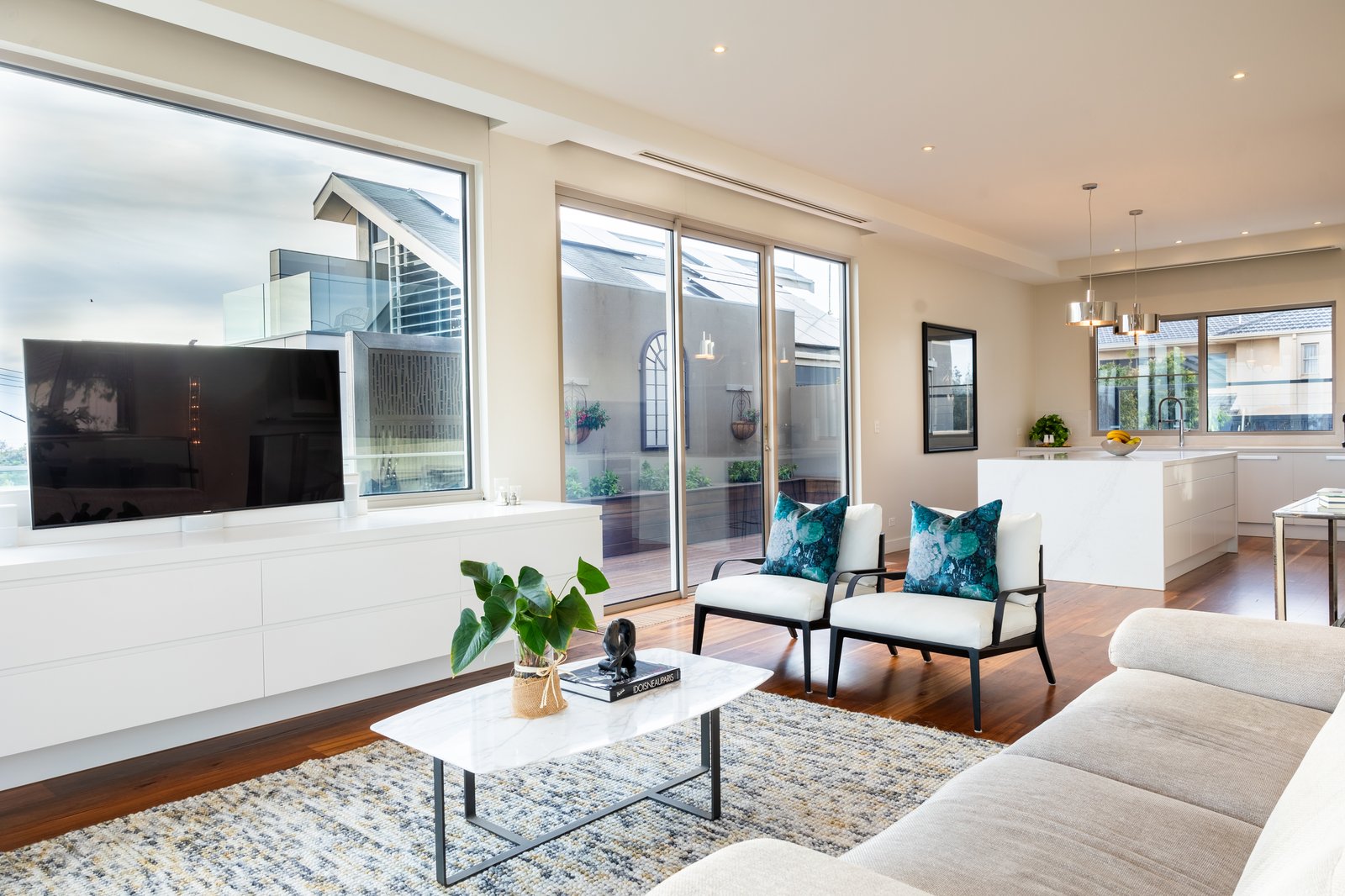 Gallery: 392 Beach Road