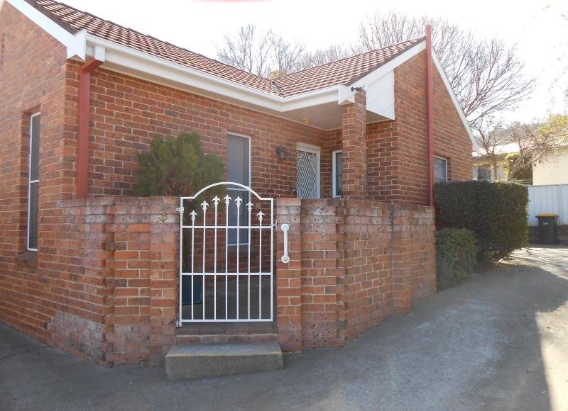 3/92 Napier Street TAMWORTH 8