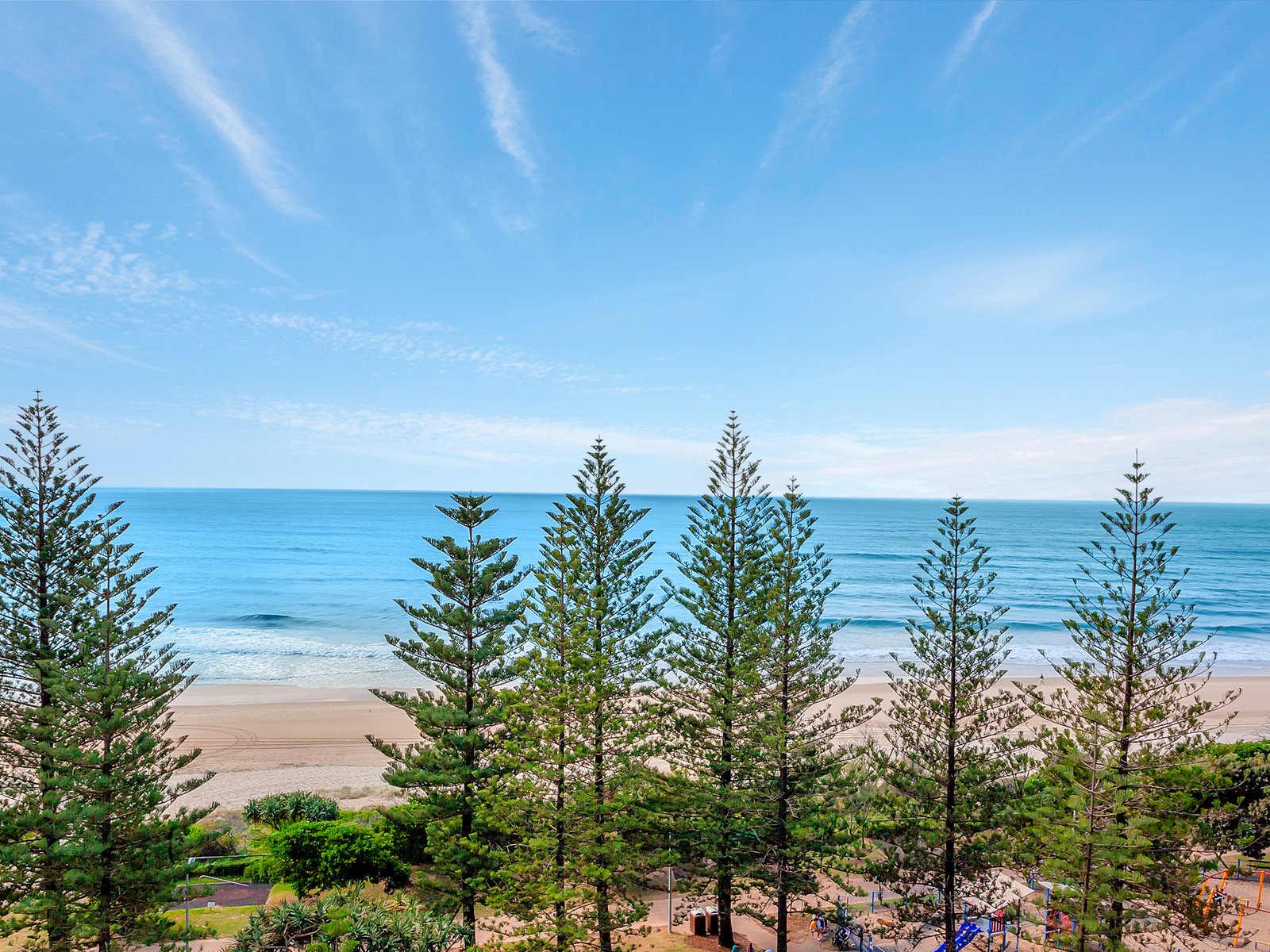 39/202 The Esplanade BURLEIGH HEADS 2