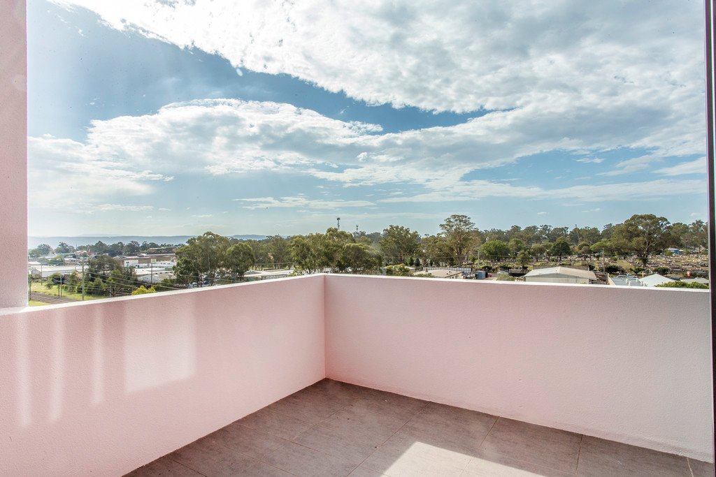39/208 Great Western Highway KINGSWOOD 7