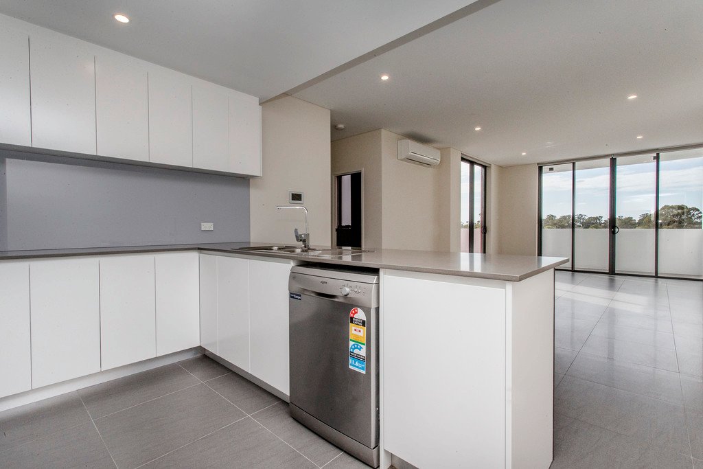 39/208 Great Western Highway KINGSWOOD 13