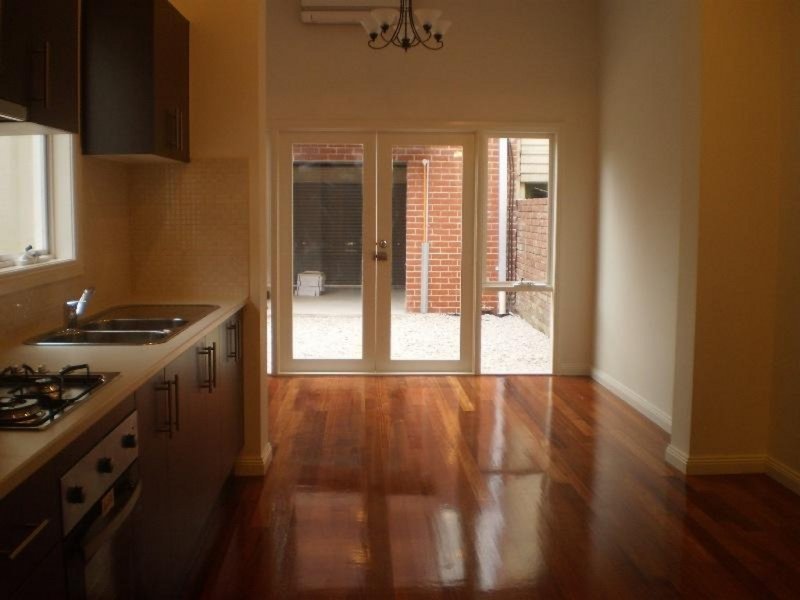 Gallery: 393 Station Street