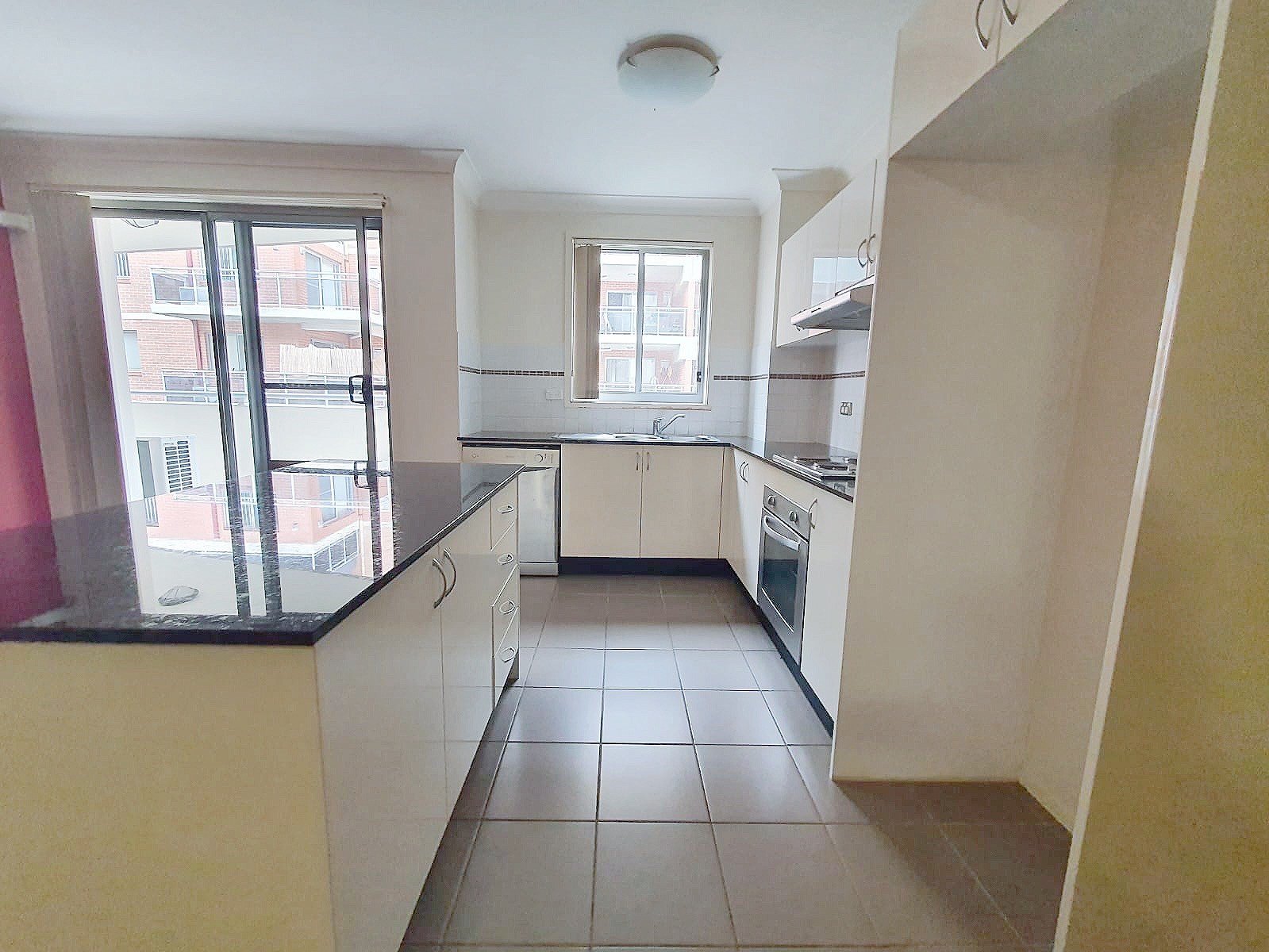 39/4 Lachlan Street LIVERPOOL 3