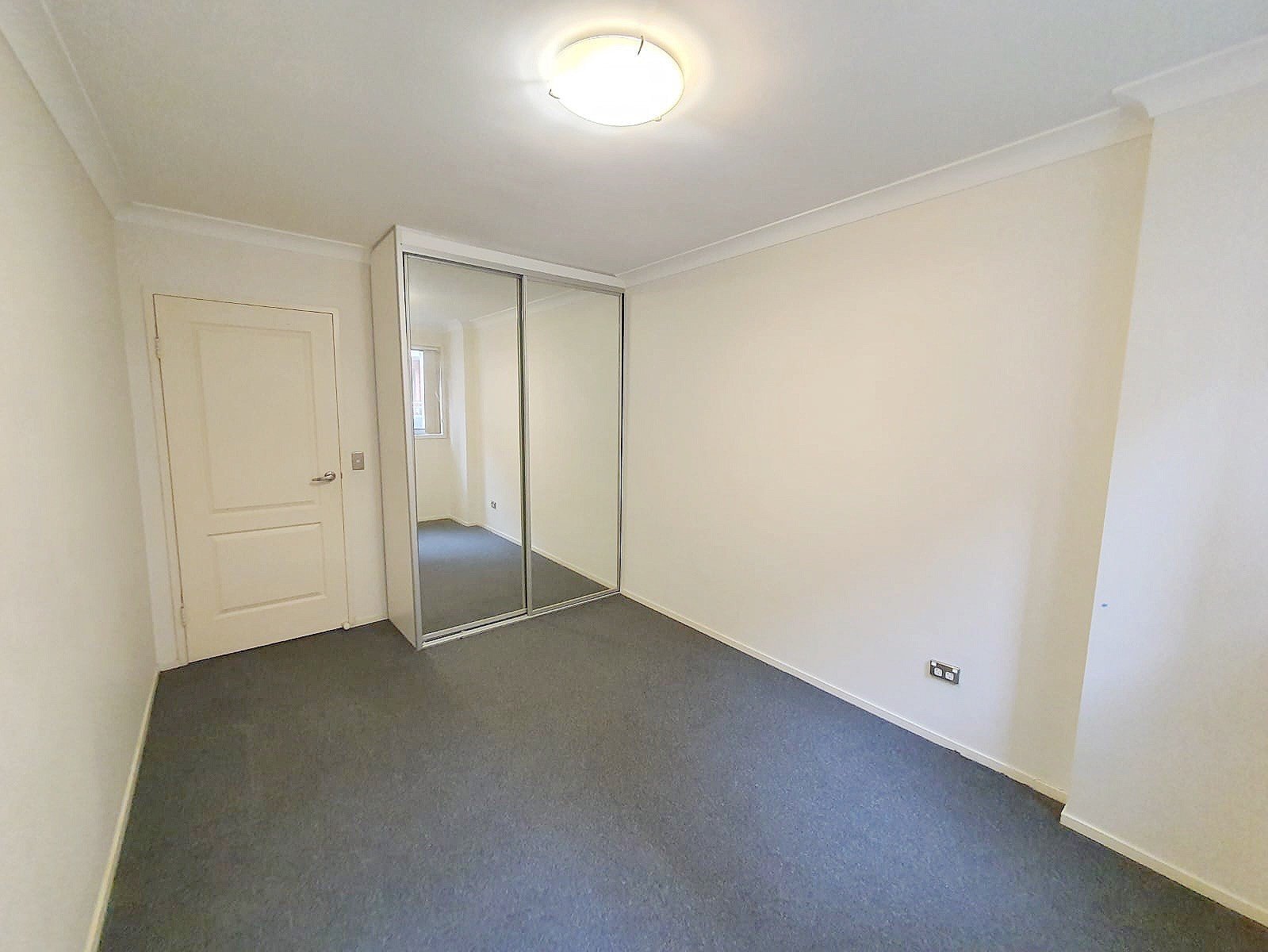 39/4 Lachlan Street LIVERPOOL 4