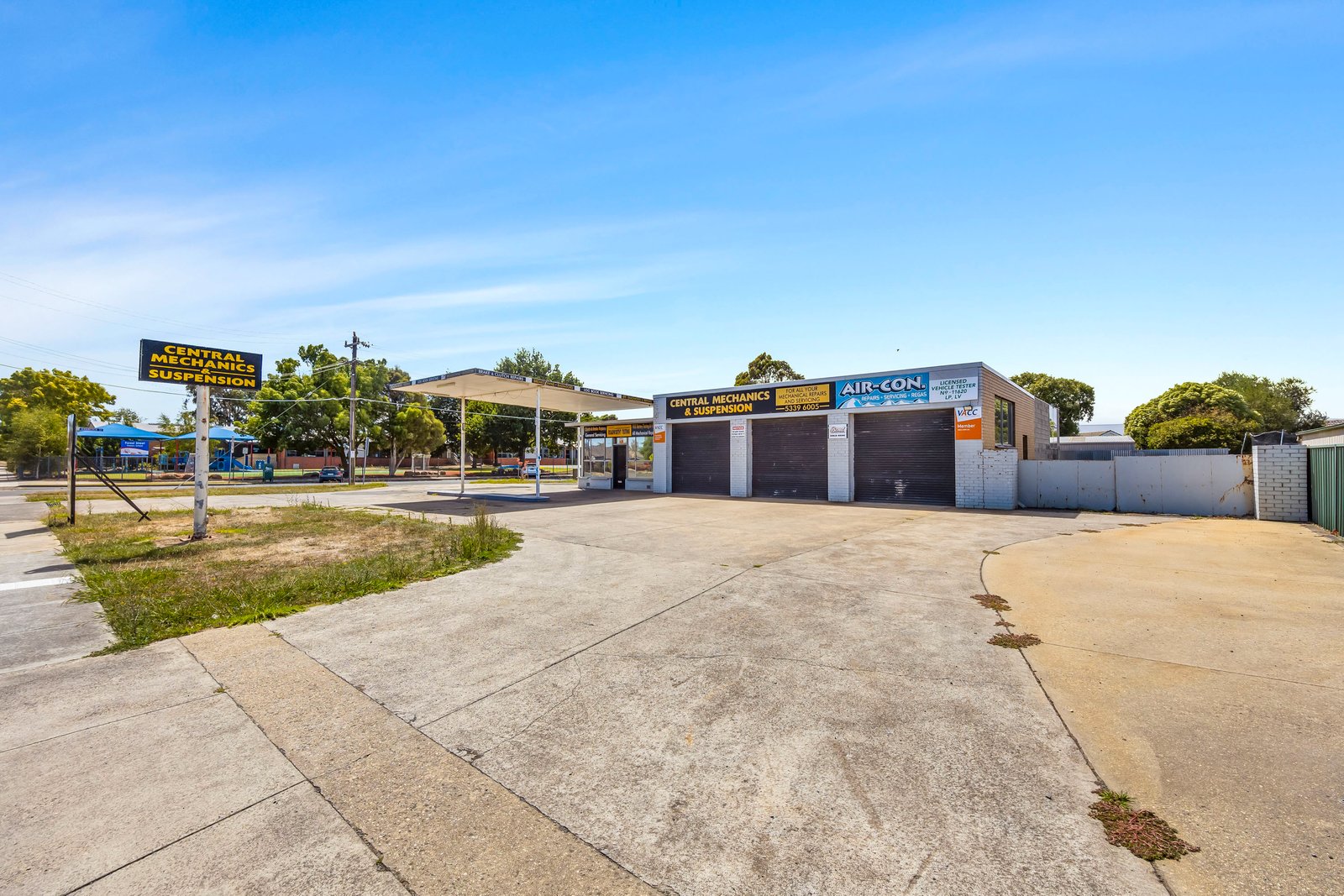 Gallery: 396-398 Forest Street