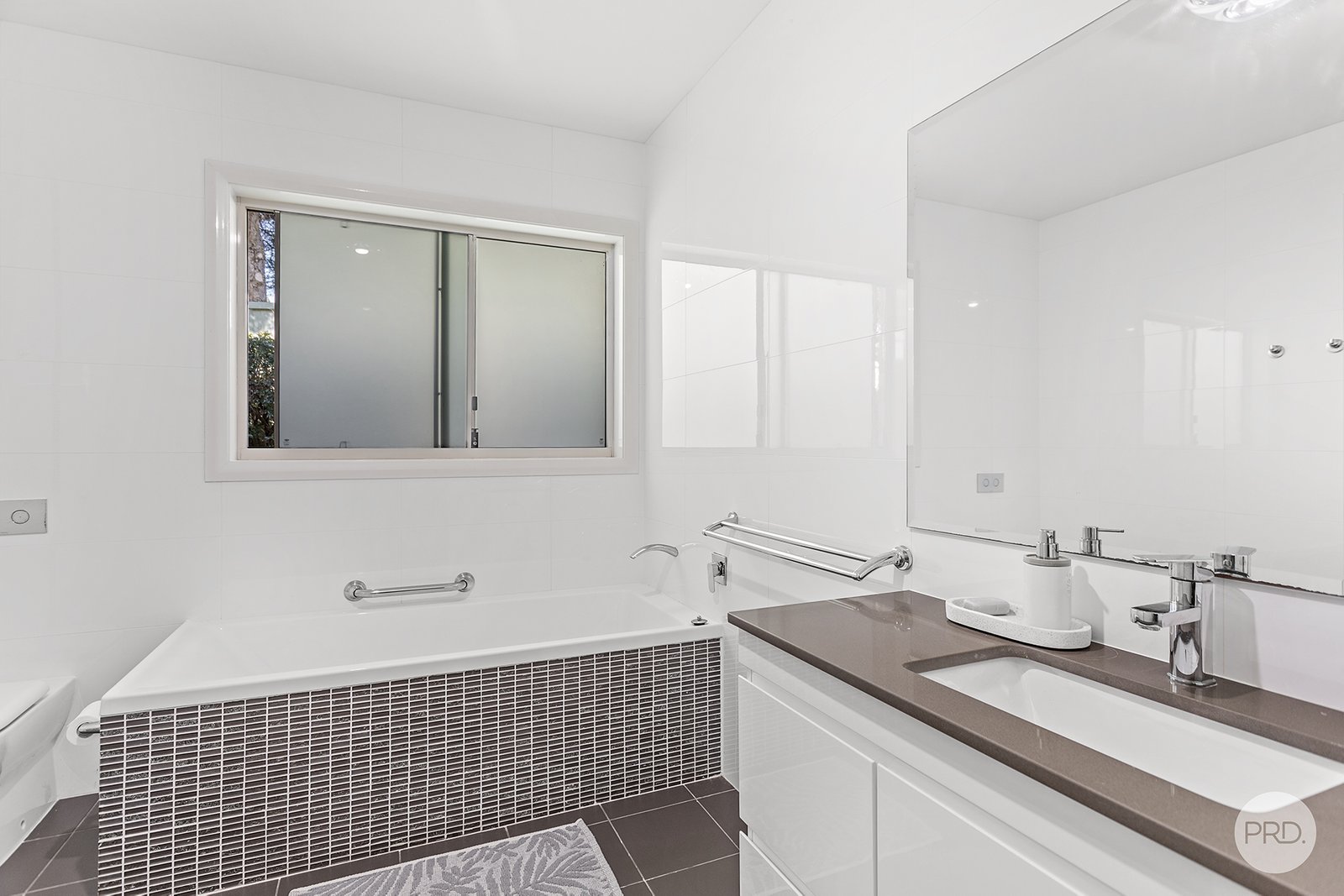 39a Compass Close SALAMANDER BAY 15