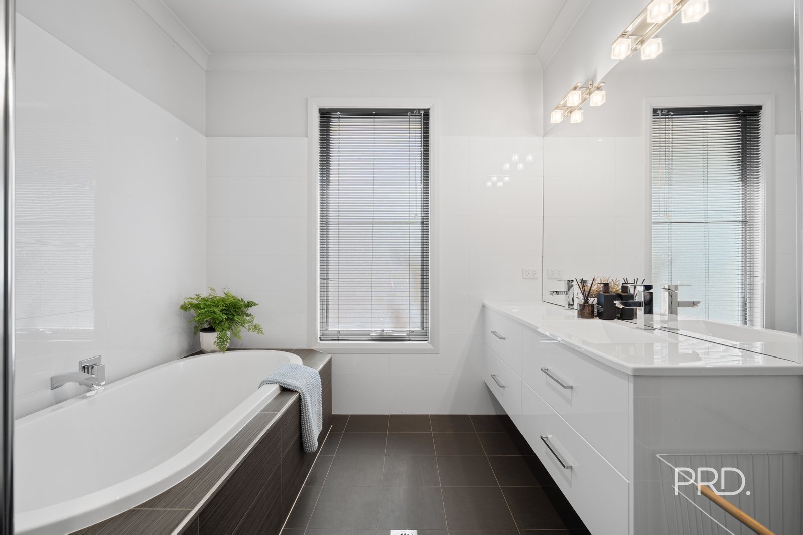 39A Plumpton Road LAKE ALBERT 24