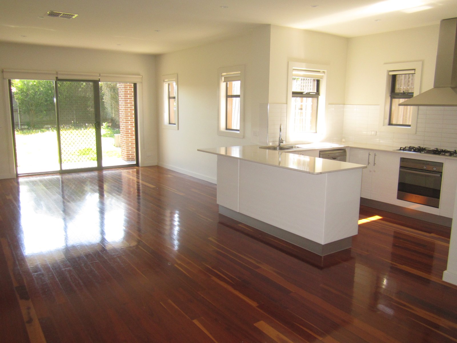 Gallery: 39b Valkstone Street