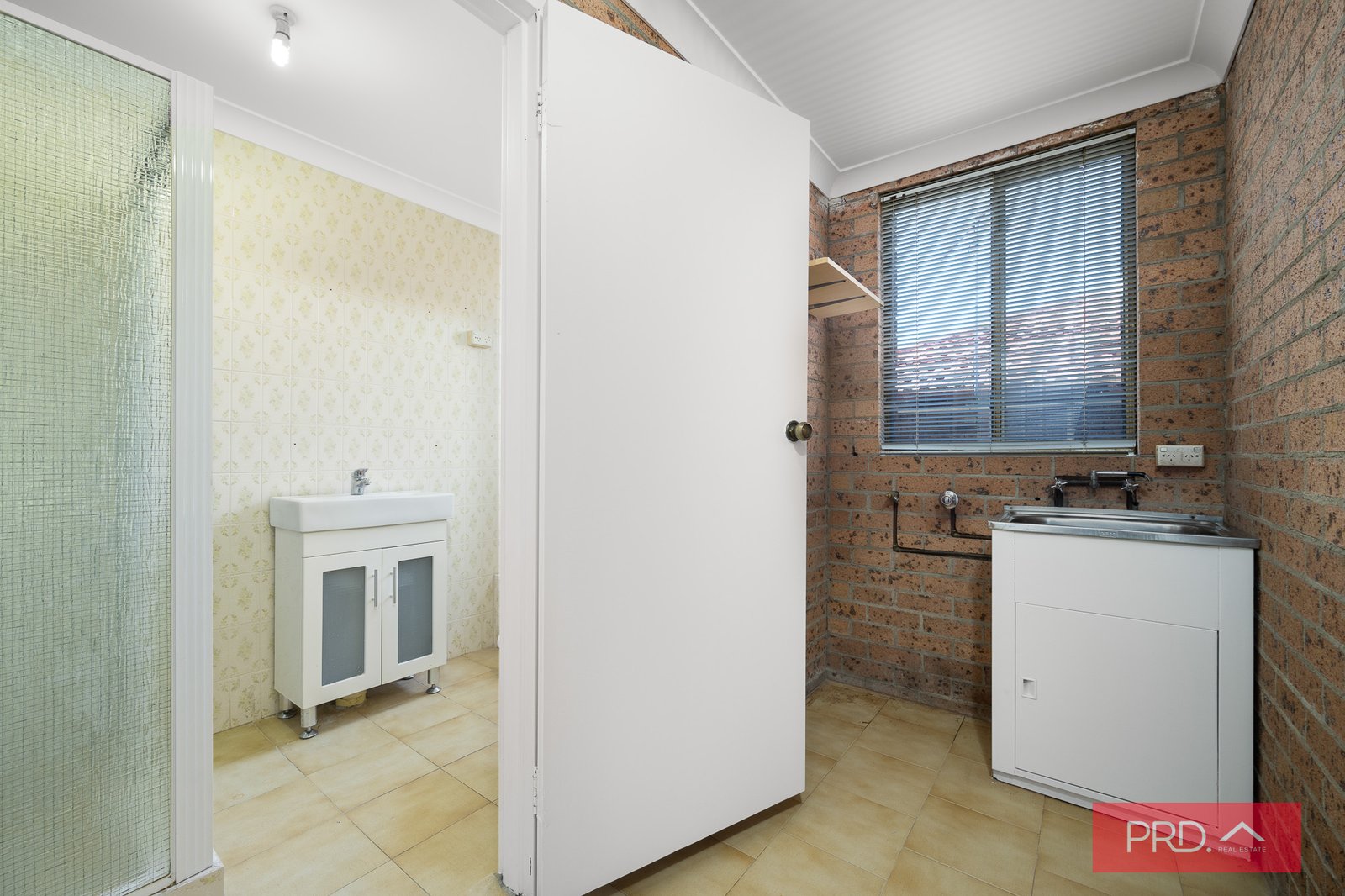 3a Gower Close WETHERILL PARK 6