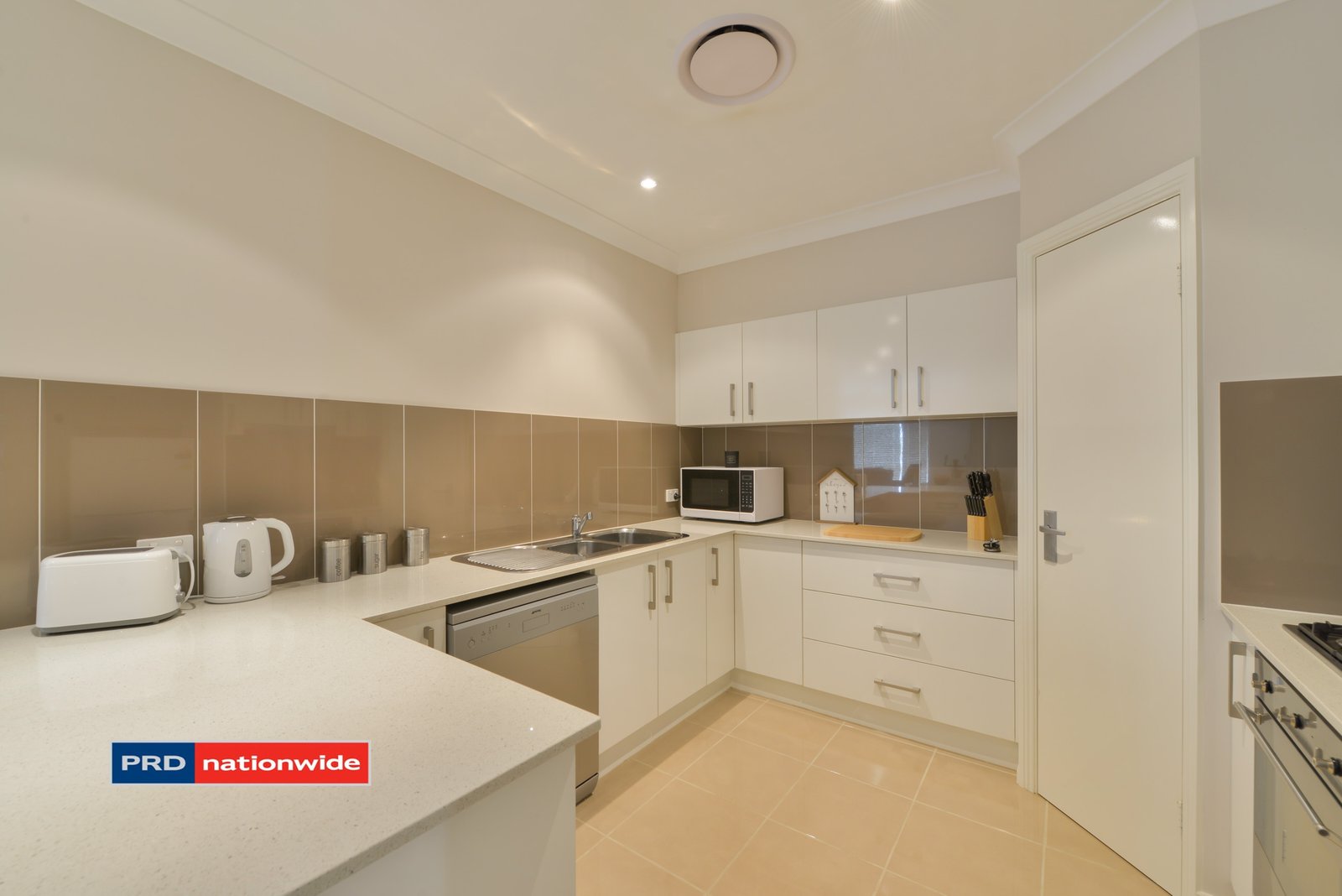 3A James Place TAMWORTH 1