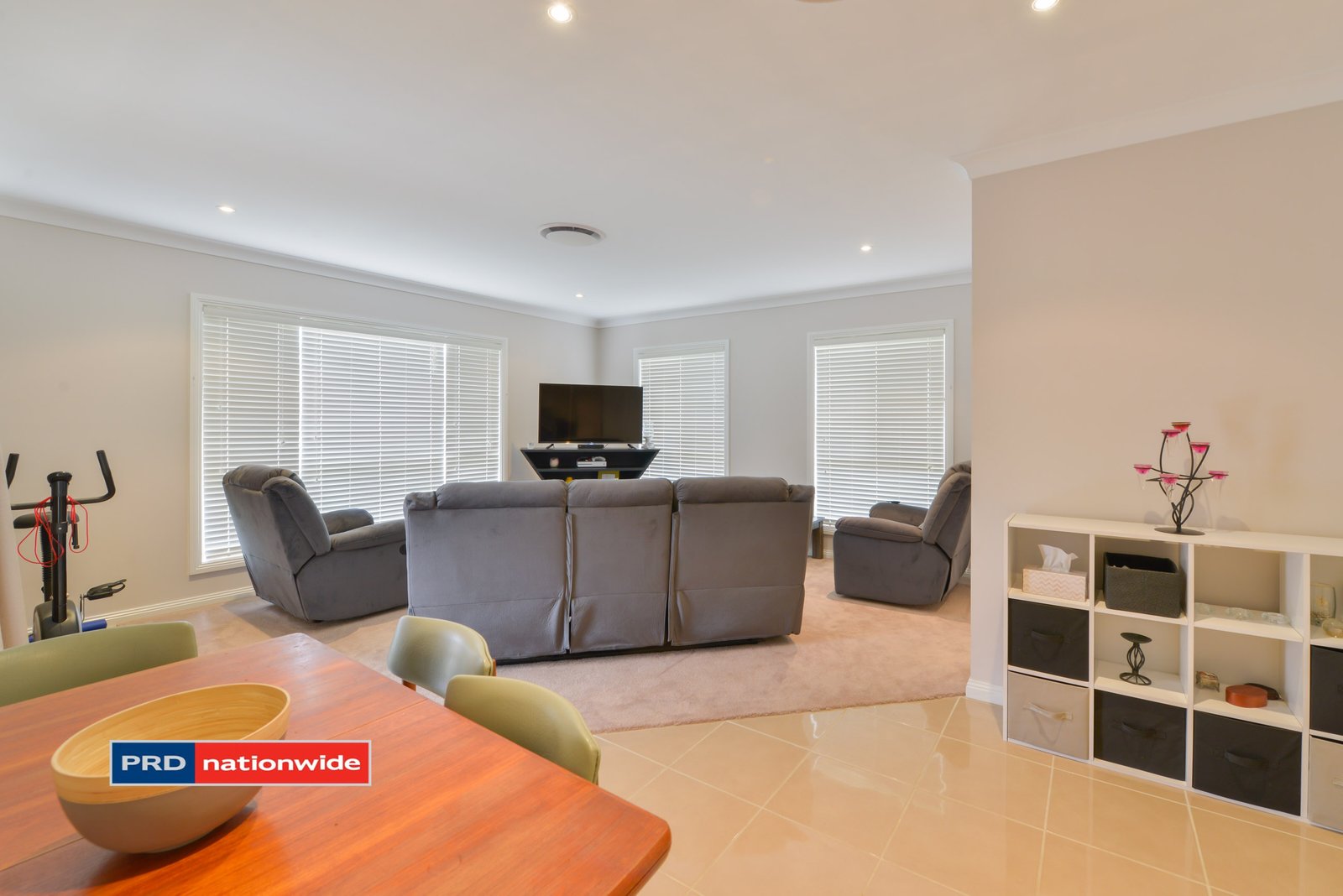 3A James Place TAMWORTH 2