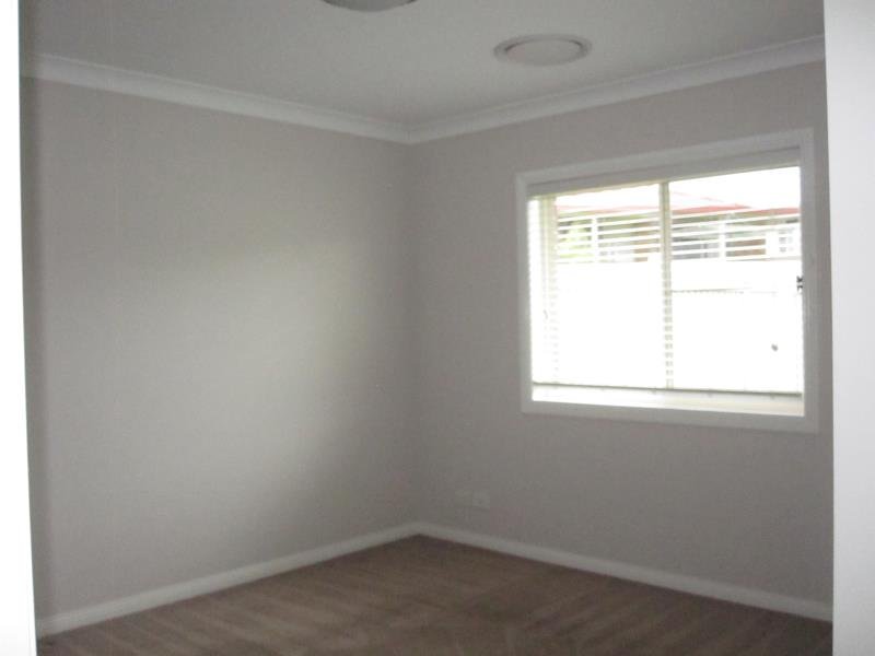 3a James Place TAMWORTH 3