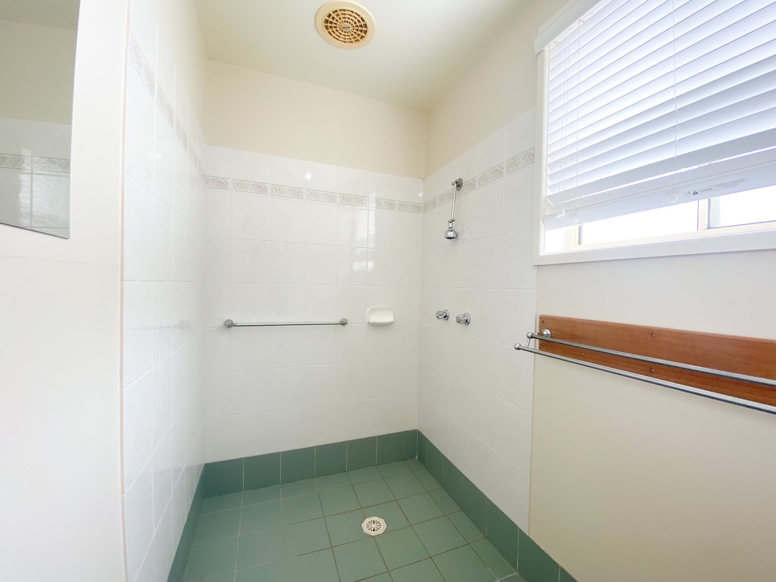 3a Raymond Avenue SALAMANDER BAY 9