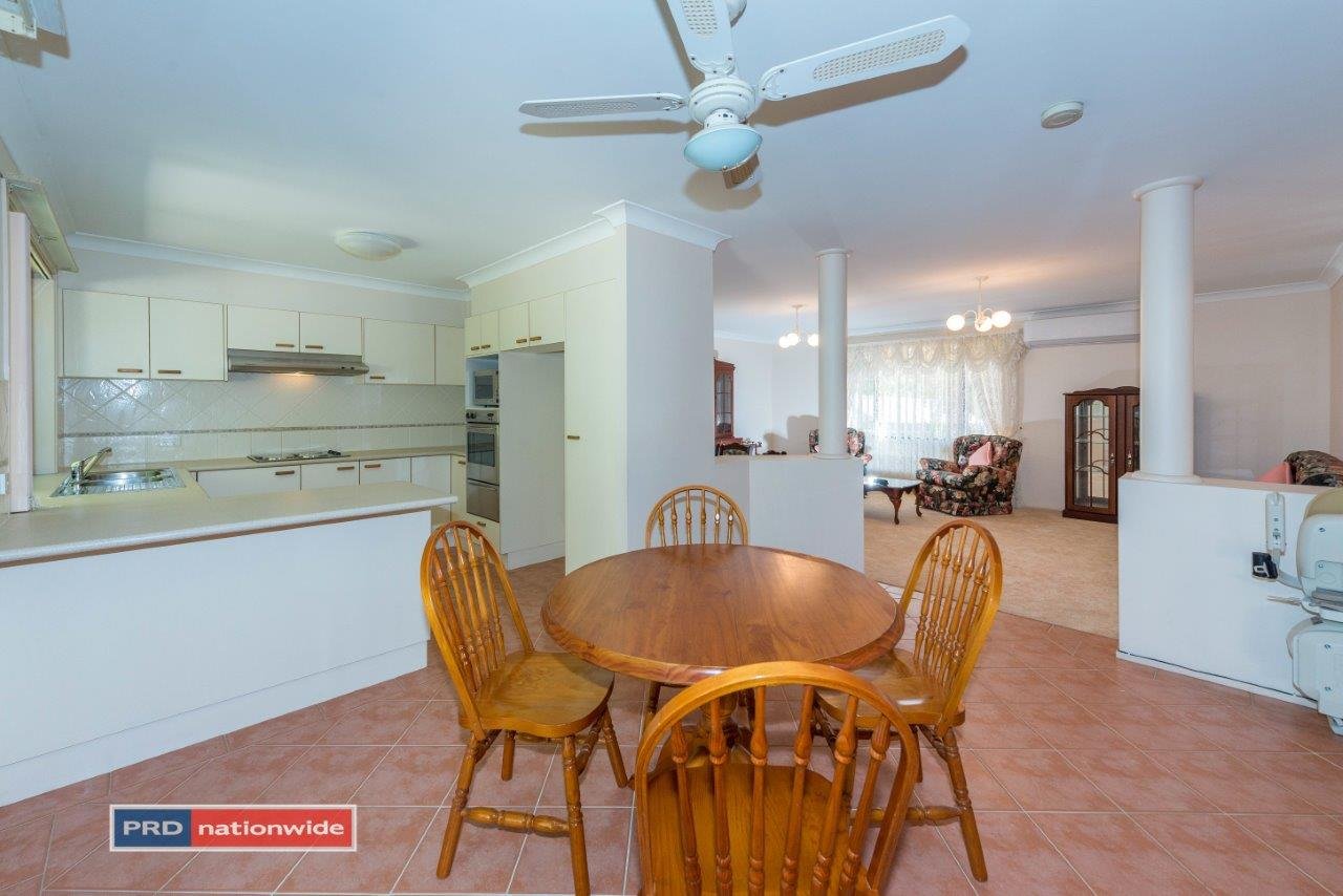 3a The Breakwater  CORLETTE 2