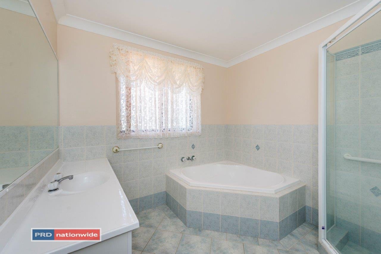 3a The Breakwater  CORLETTE 13