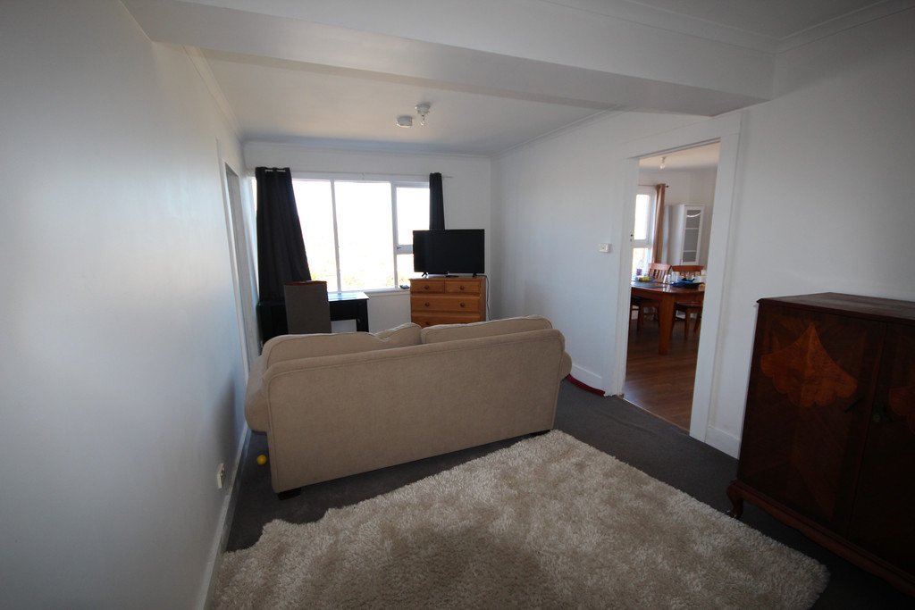 3a/8 Tianna Road LINDISFARNE 3