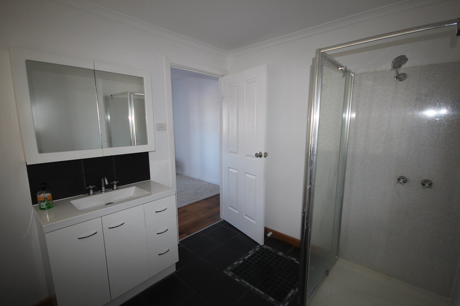 3a/8 Tianna Road LINDISFARNE 7