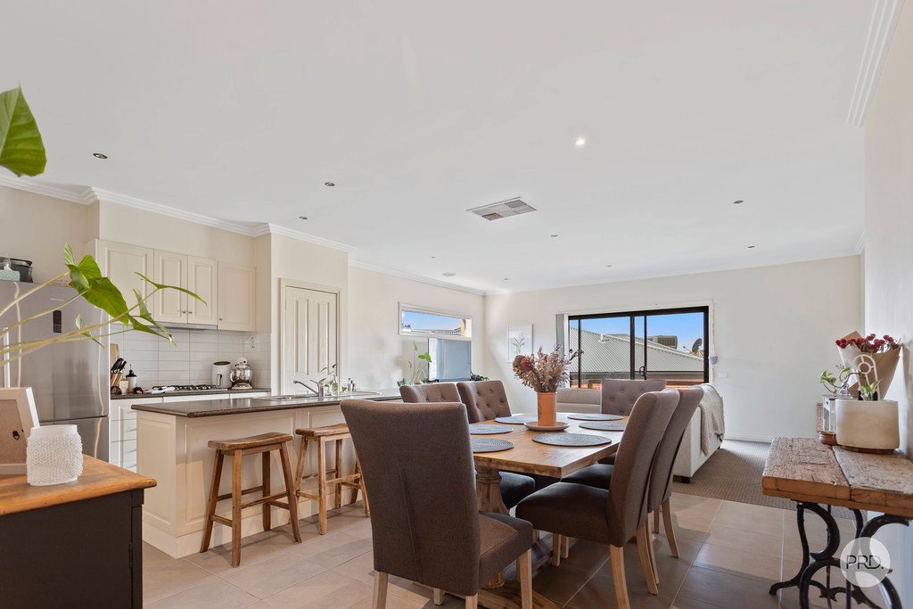 3B Ella Court KENNINGTON 4