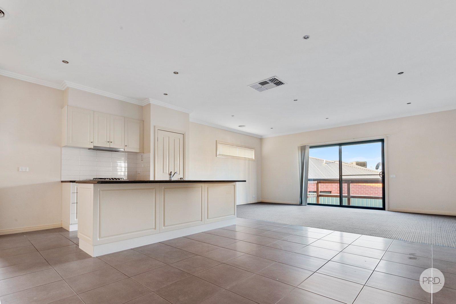 3B Ella Court KENNINGTON 4