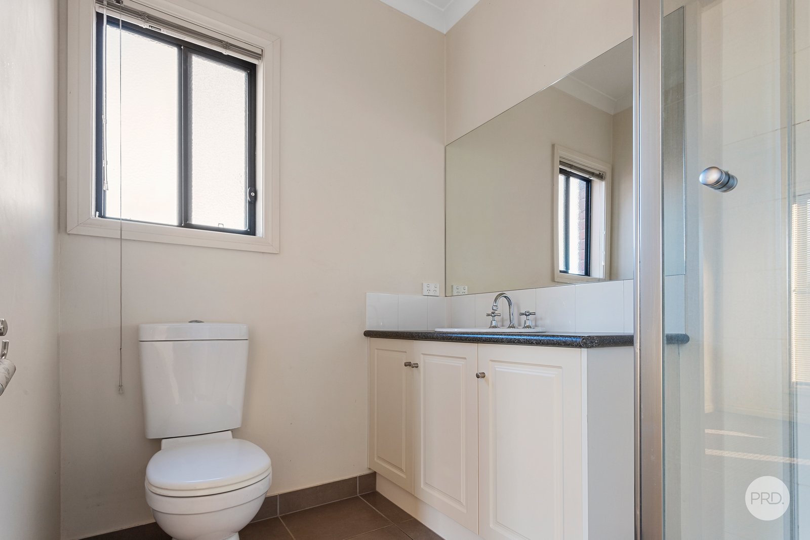 3B Ella Court KENNINGTON 7