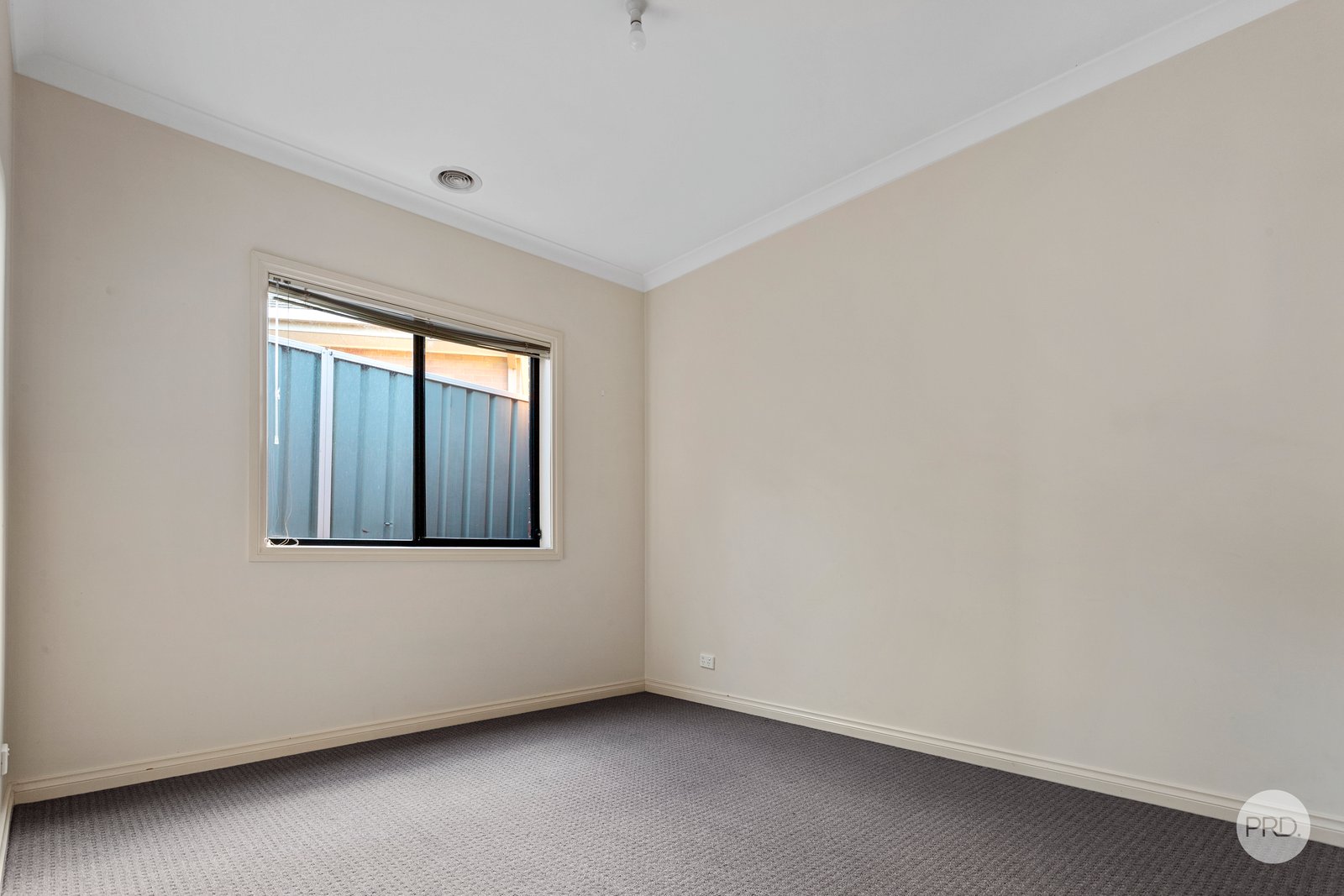 3B Ella Court KENNINGTON 8