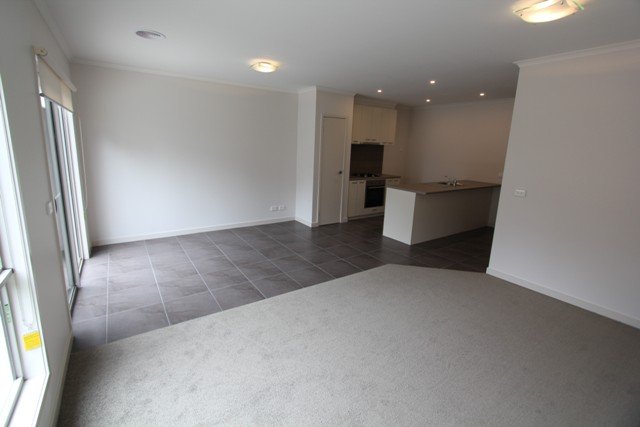 3B King George Way MITCHELL PARK 5