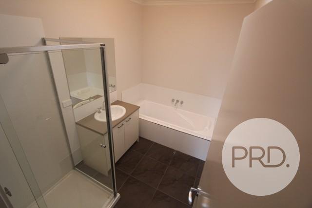 3B King George Way MITCHELL PARK 9