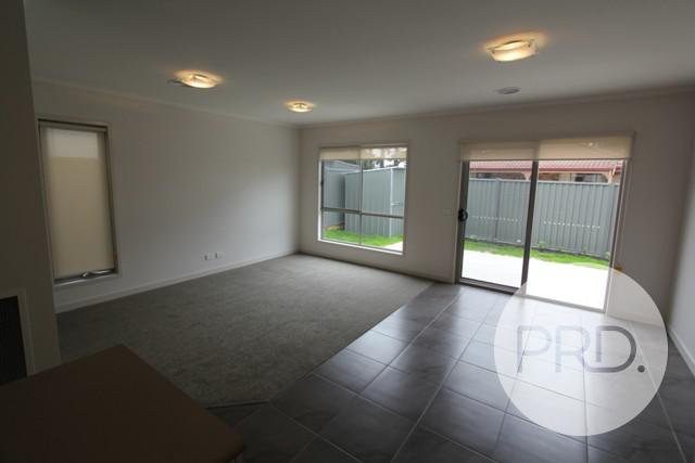 3B King George Way MITCHELL PARK 5