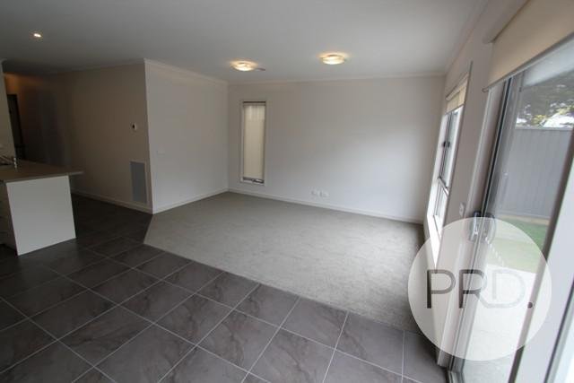 3B King George Way MITCHELL PARK 7