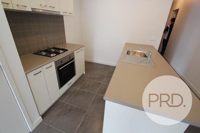 3B King George Way MITCHELL PARK 12