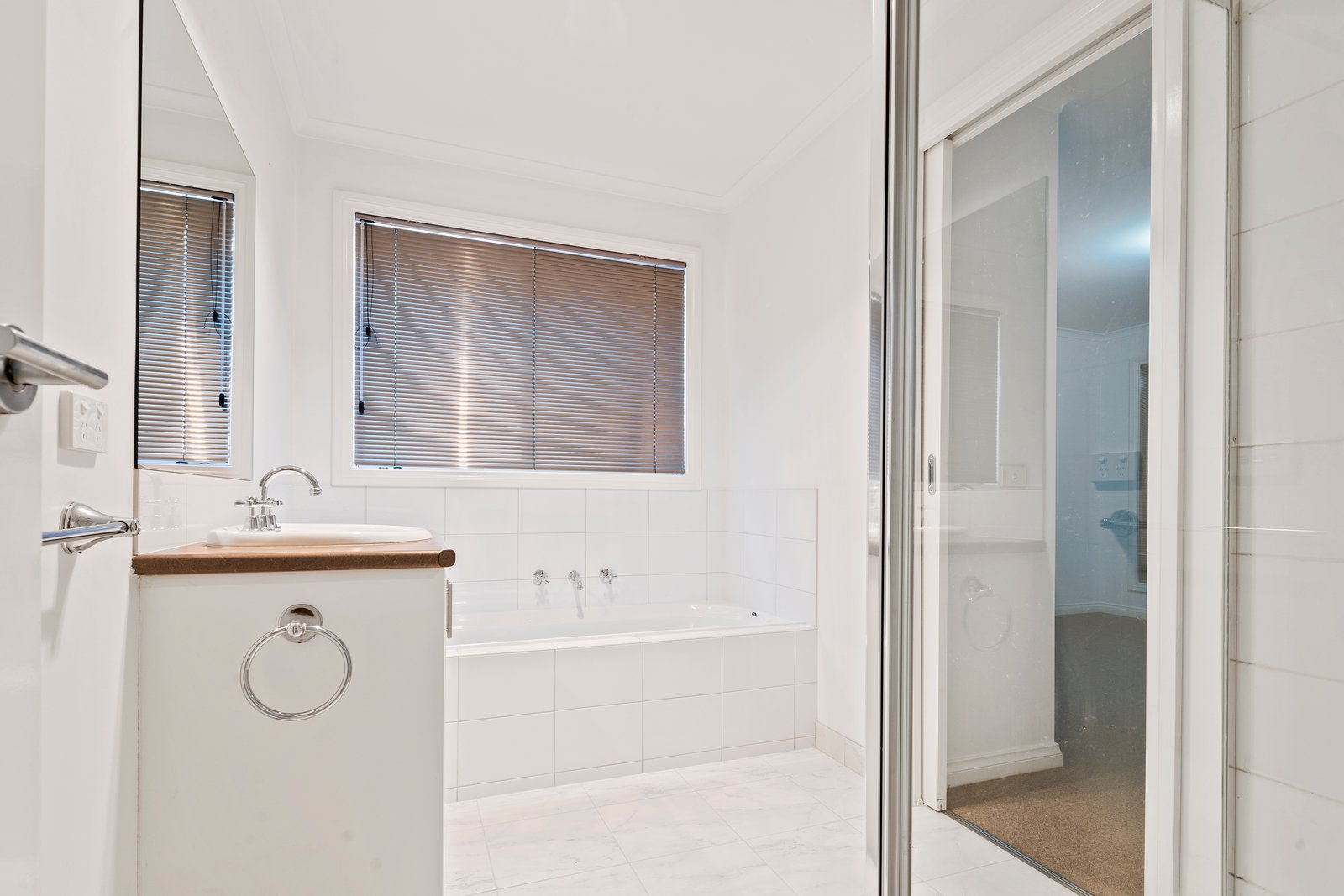 3B Kinrap Street KANGAROO FLAT 4