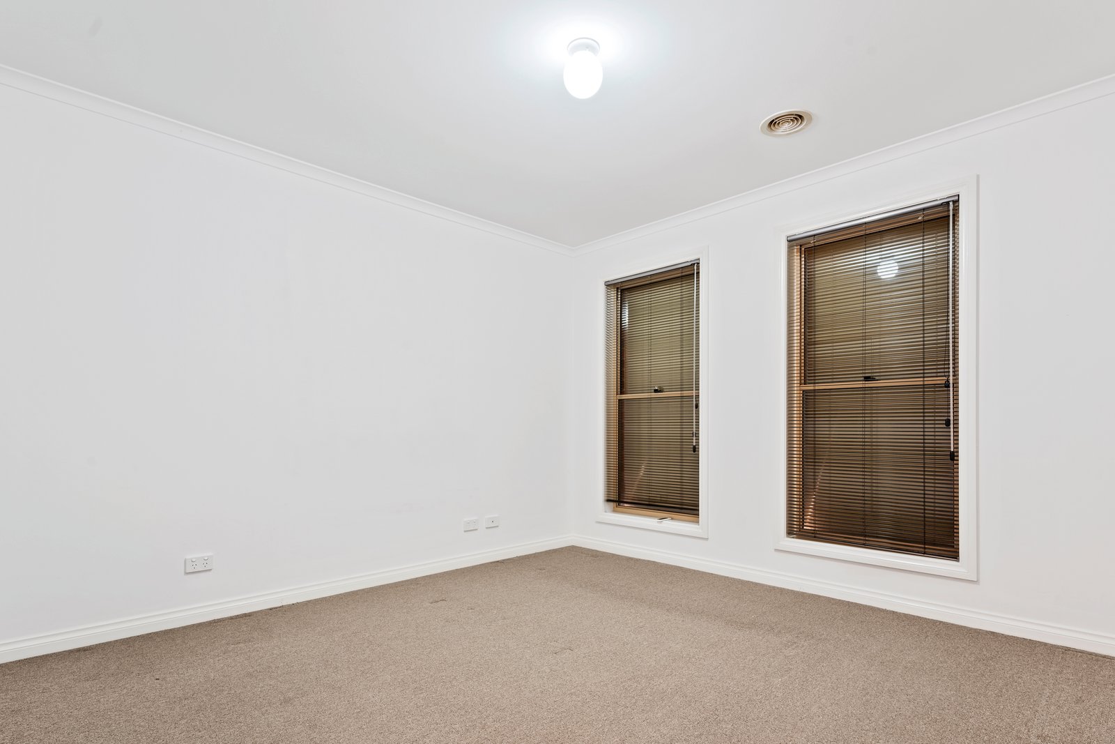 3B Kinrap Street KANGAROO FLAT 3