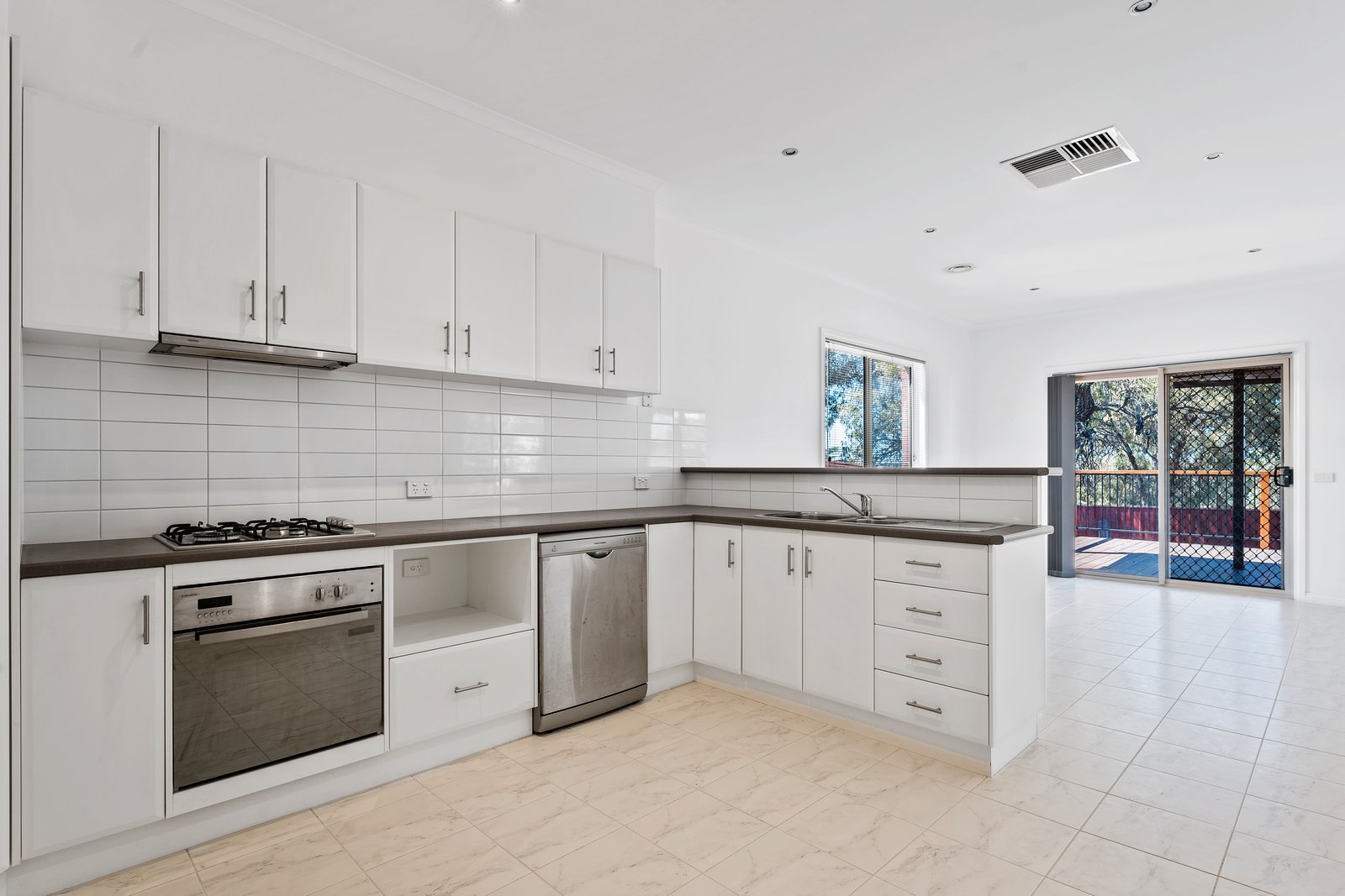 3B Kinrap Street KANGAROO FLAT 6